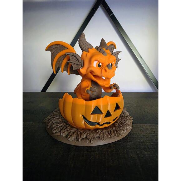 Punkin the Halloween Dragon 3d Figure with Base - Picture 5 of 6